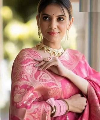 Pink silk blend banarasi saree with unstitched blouse piece 3