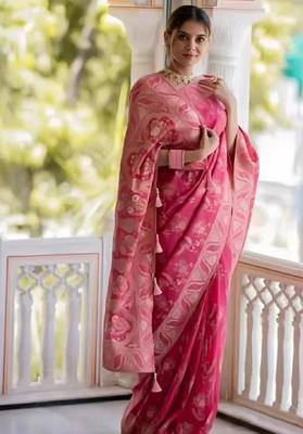 Pink silk blend banarasi saree with unstitched blouse piece 1