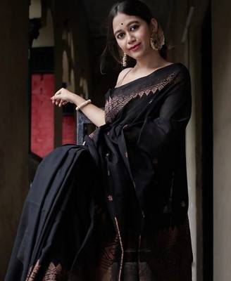 Black silk blend banarasi saree with unstitched blouse piece 2