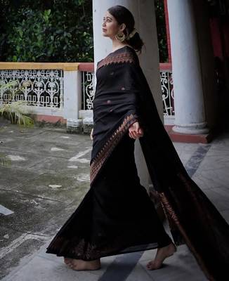 Black silk blend banarasi saree with unstitched blouse piece 4
