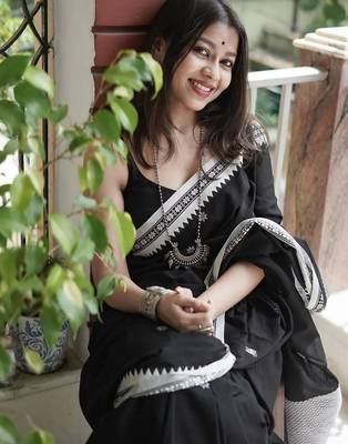 Black linen blend banarasi saree with unstitched blouse piece 3