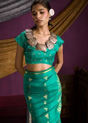 Pure satin weaving silk blend saree with rich pallu & matching blouse 3