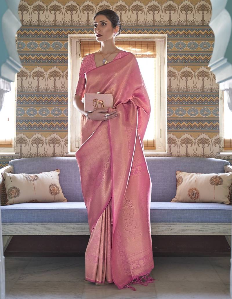 Traditional handloom weaving saree with rich pallu & elegant finish