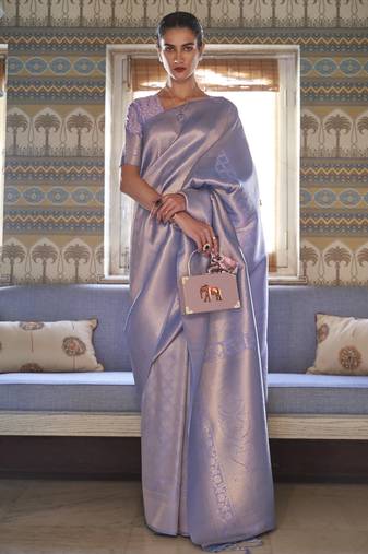 Traditional handloom weaving saree with rich pallu & elegant finish