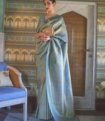 Traditional handloom weaving saree with rich pallu & elegant finish