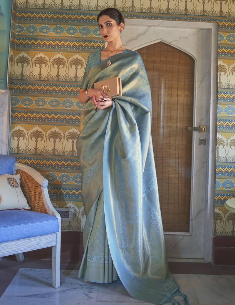 Traditional handloom weaving saree with rich pallu & elegant finish