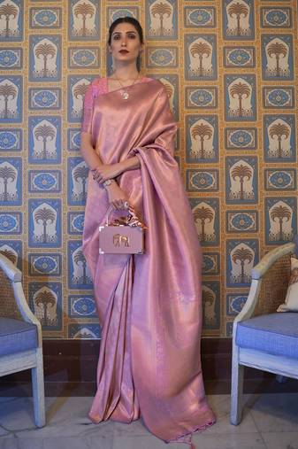 Traditional handloom weaving saree with rich pallu & elegant finish