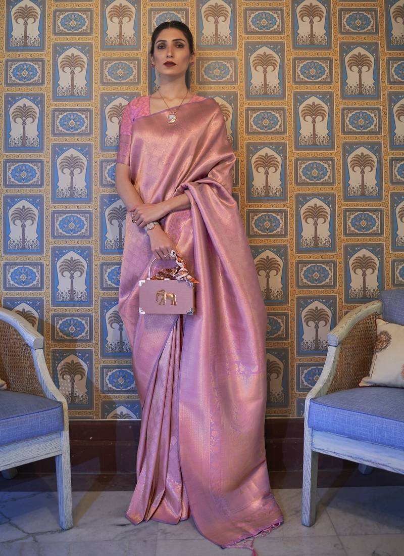 Traditional handloom weaving saree with rich pallu & elegant finish