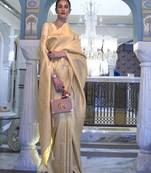 Traditional handloom weaving saree with rich pallu & elegant finish