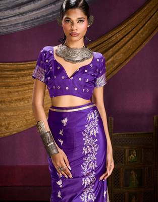 Pure satin weaving silk blend saree with rich pallu & matching blouse 3