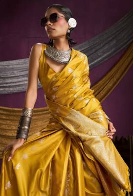 Pure satin weaving silk blend saree with rich pallu & matching blouse 2