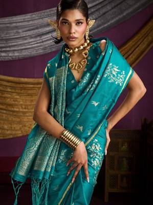 Pure satin weaving silk blend saree with rich pallu & matching blouse 5