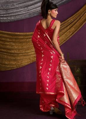Pure satin weaving silk blend saree with rich pallu & matching blouse 2