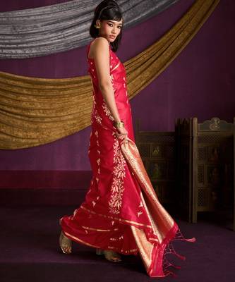 Pure satin weaving silk blend saree with rich pallu & matching blouse 3