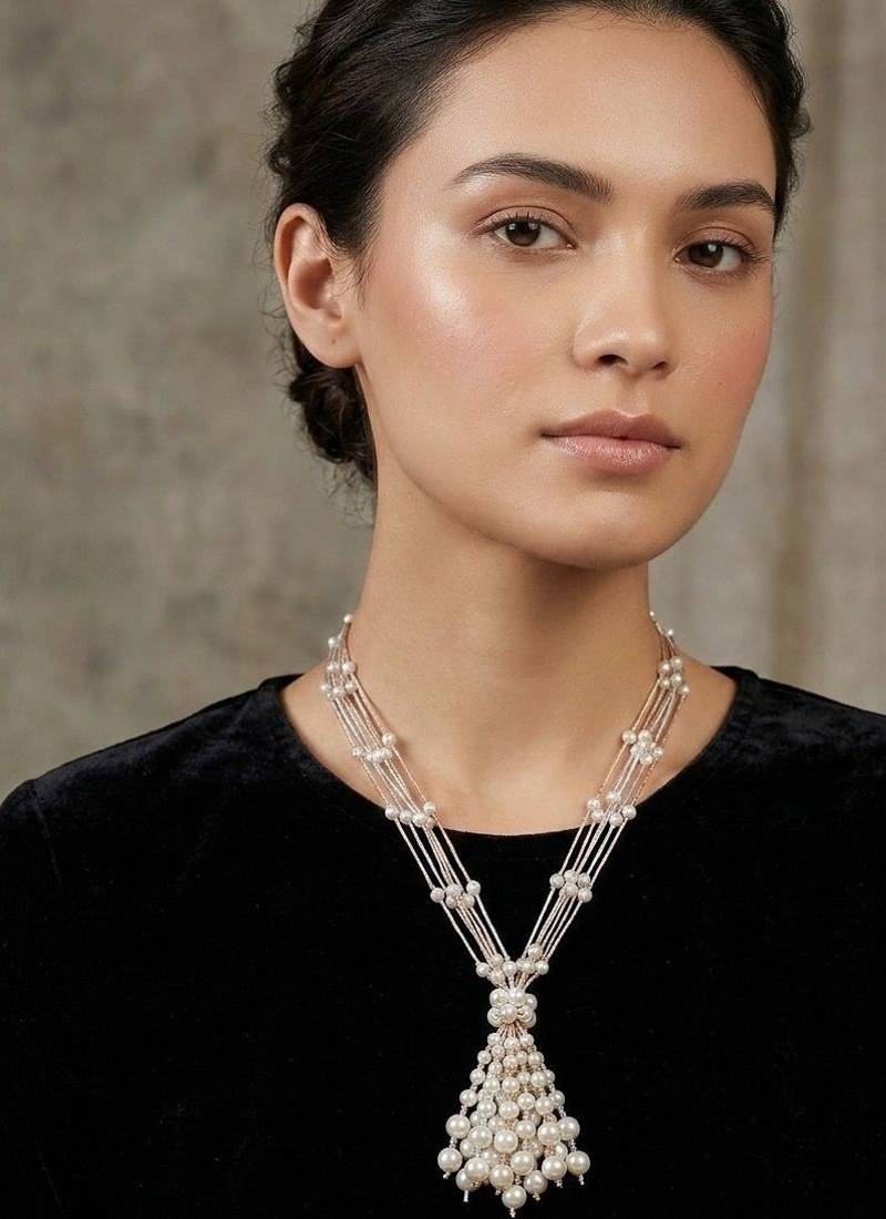 White pearl necklaces