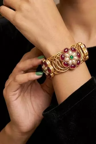 Maroon pearl bangle