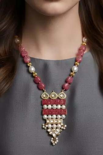 Maroon pearl necklaces