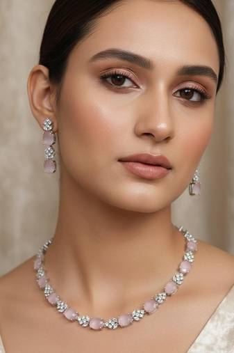 Pink pearl necklace with earring