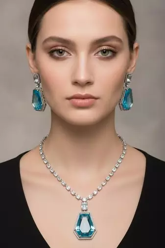 Blue pearl necklace with earring