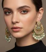 Green pearl with earring