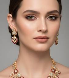 Maroon beaded necklace with earring