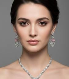 Pink pearl necklace with earring