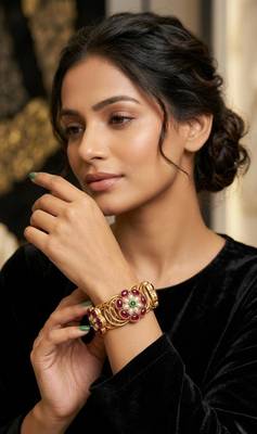 Maroon pearl bangle 1
