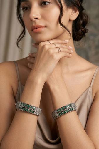 Green gold plated bangle