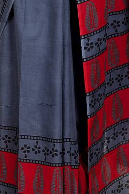 Floral printed cotton ethnic saree for woman 4