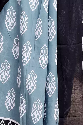 Floral printed  cotton ethnic saree for woman