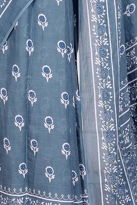 Floral printed cotton ethnic saree for woman 4