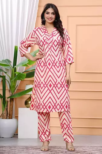 Women's Rayon Printed Ethnic Kurti With Printed Pant Set