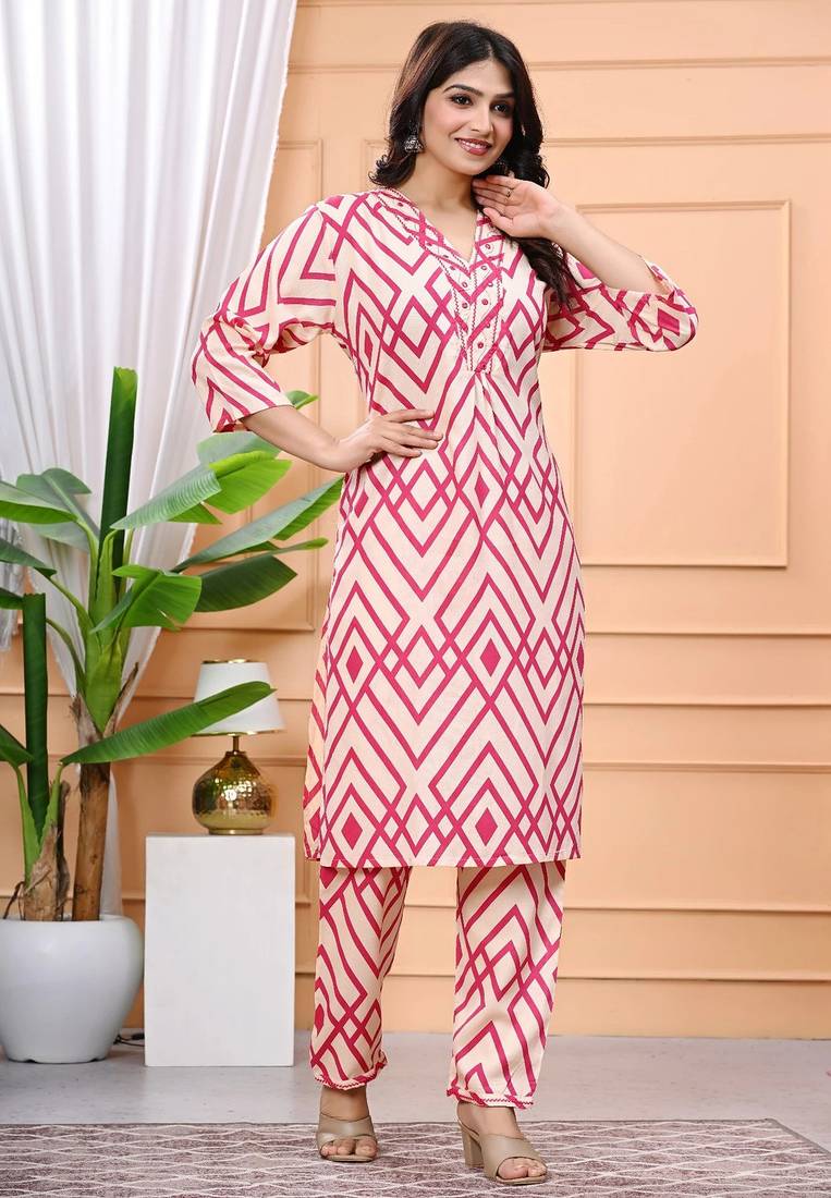 Women's Rayon Printed Ethnic Kurti With Printed Pant Set