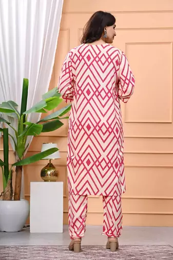 Women's Rayon Printed Ethnic Kurti With Printed Pant Set