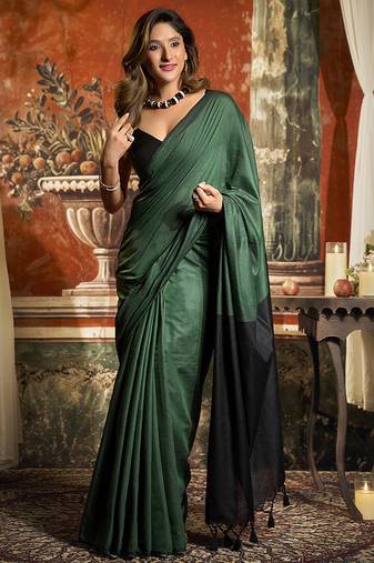 Green mal cotton contrast pallu fancy tassels saree