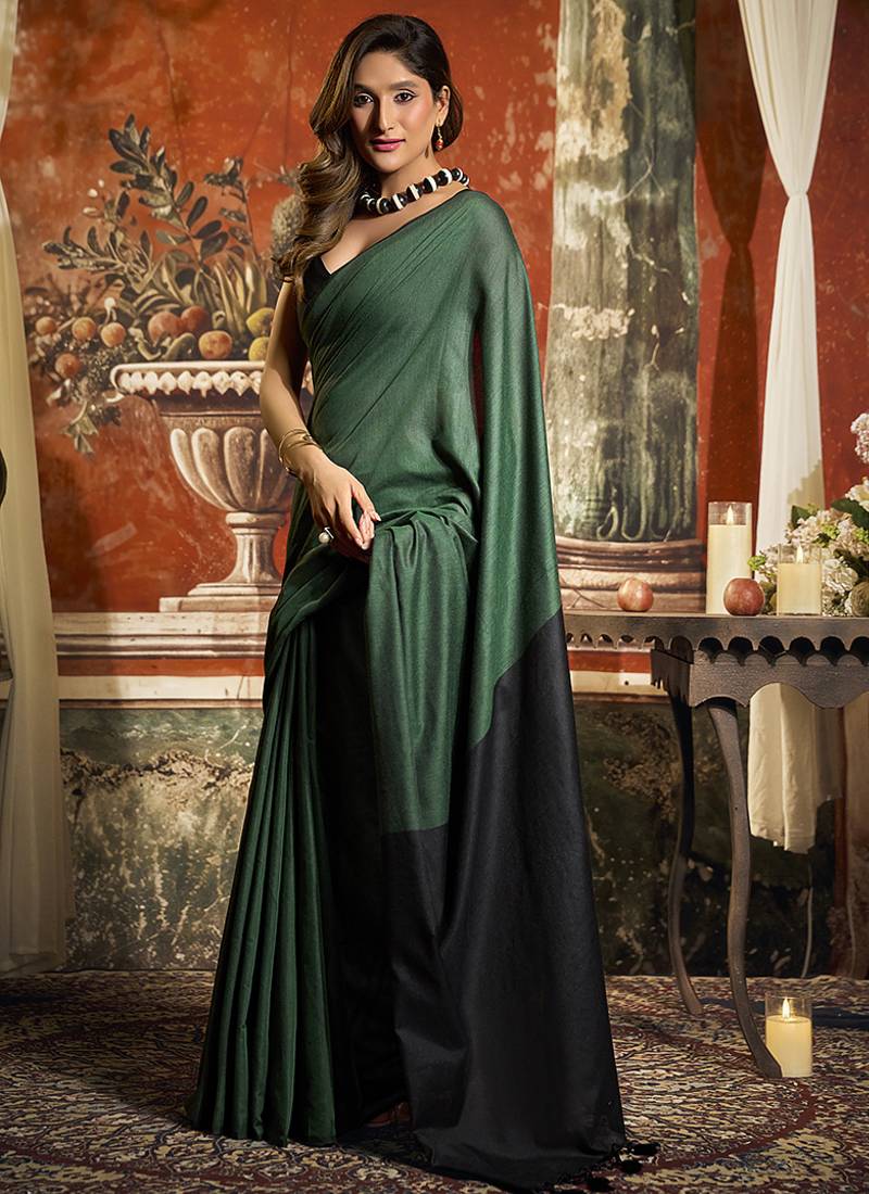 Green mal cotton contrast pallu fancy tassels saree