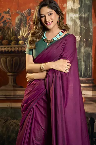 Magenta mal cotton contrast pallu fancy tassels saree