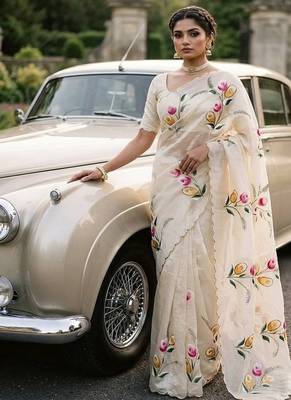 Off White  Color  elegant flower handprint & brush print Work Silk Saree 2