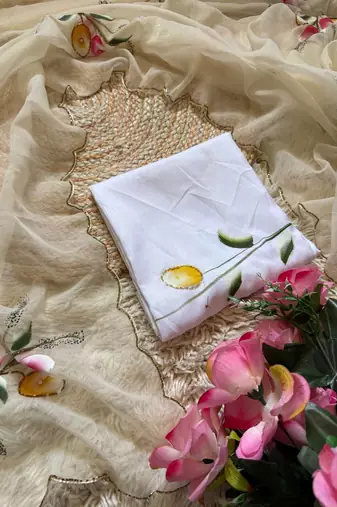 Off White  Color  elegant flower handprint & brush print Work Silk Saree