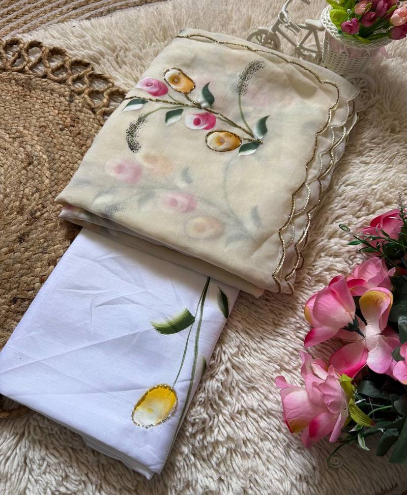 Off White  Color  elegant flower handprint & brush print Work Silk Saree