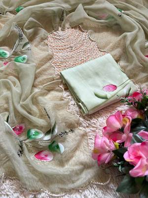 Olive  Color  elegant flower handprint & brush print Work Silk Saree 3