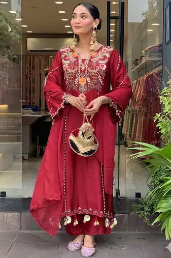 Maroon p.v chanderi heavy thread embroidery work kurta pant set