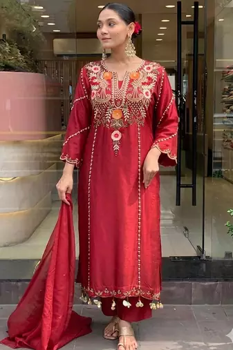 Maroon p.v chanderi heavy thread embroidery work kurta pant set