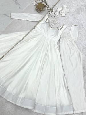 Women offwhite ethnic anarkali kurta set for festive & wedding wear 5