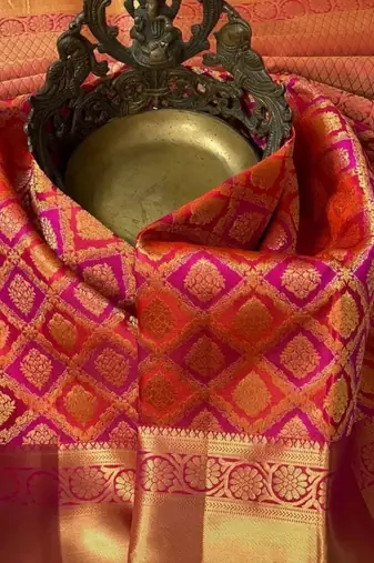 Rani pink maroon silk blend banarasi saree with unstitched blouse piece