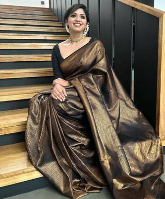 Black silk blend banarasi saree with unstitched blouse piece 4
