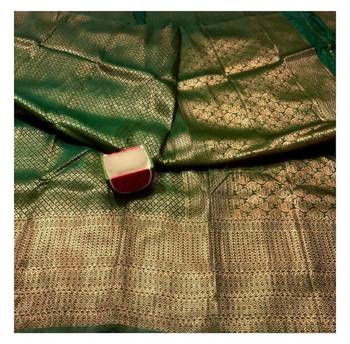 Green silk blend banarasi saree with unstitched blouse piece 5
