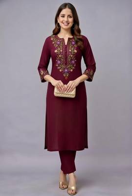 Maroon embroidered rayon kurta set 2