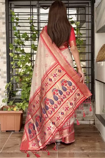 Off white cotton bandhej jacquard thread weaving saree with contrast blouse piece