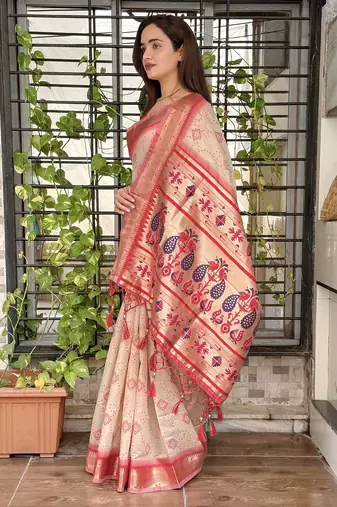 Off white cotton bandhej jacquard thread weaving saree with contrast blouse piece
